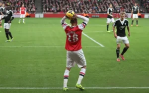 Tìm Hiểu Luật Ném Biên Trong Bóng Đá Theo Quy Định Chuẩn Của FIFA Mới Nhất